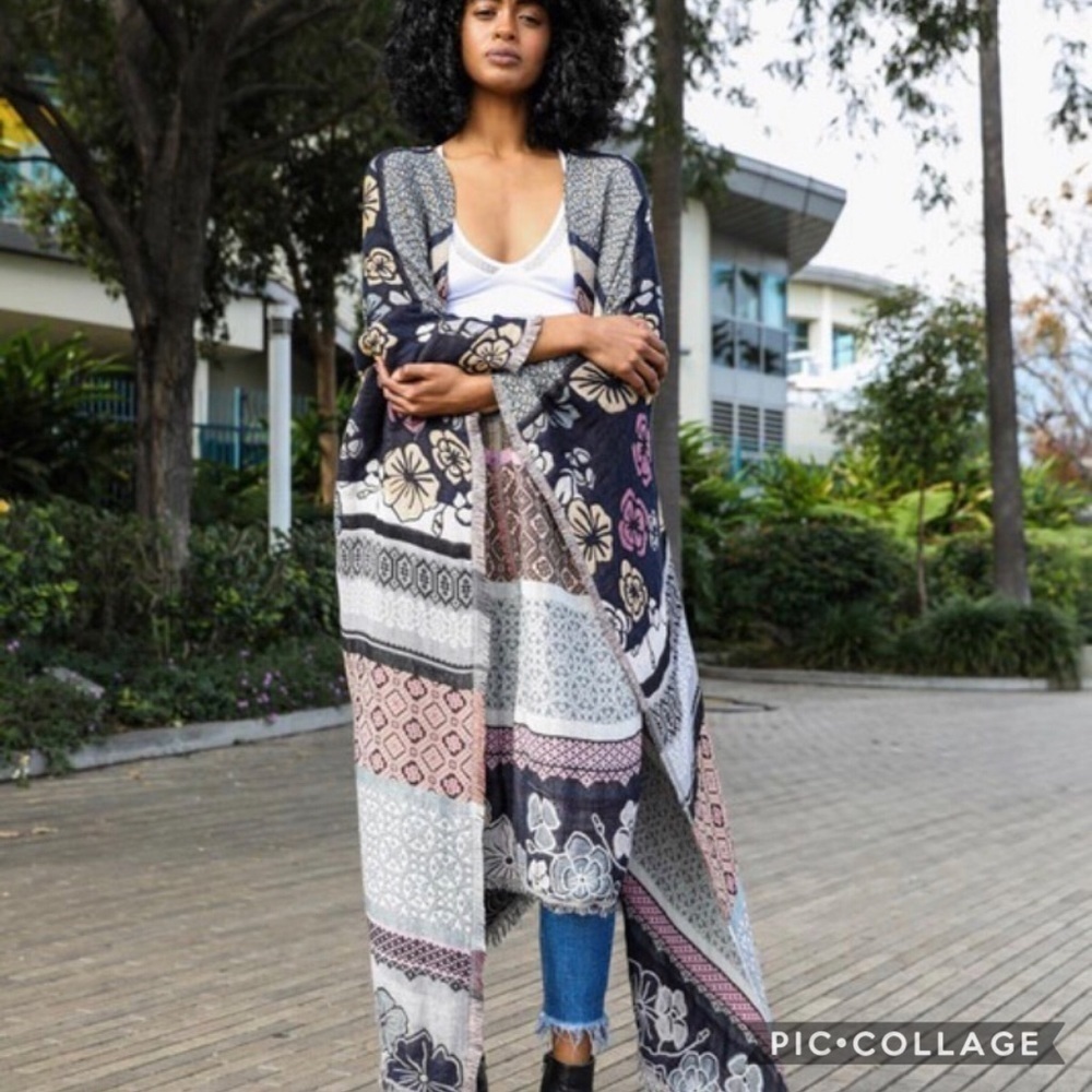 Boho Beautiful Wrap... Kimono... - Picture 4 of 4